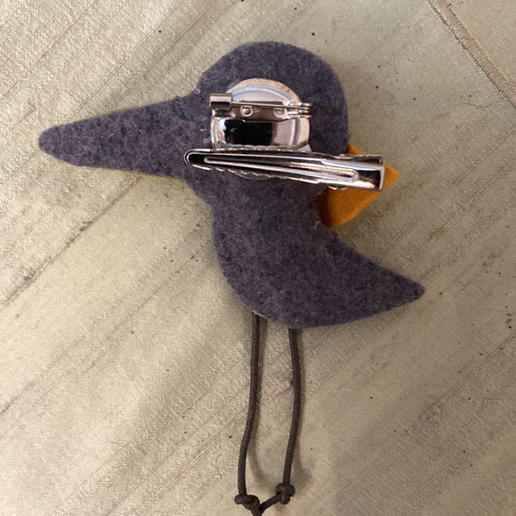 Felt Bird Pin or Clip - Picture 2 of 3